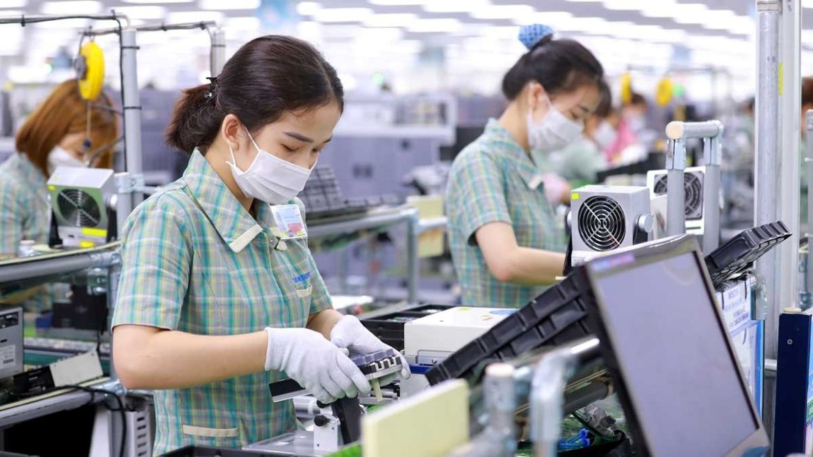Vietnam breaks into global Top 30 for competitiveness, but challenges remain. (Illustrative image)
