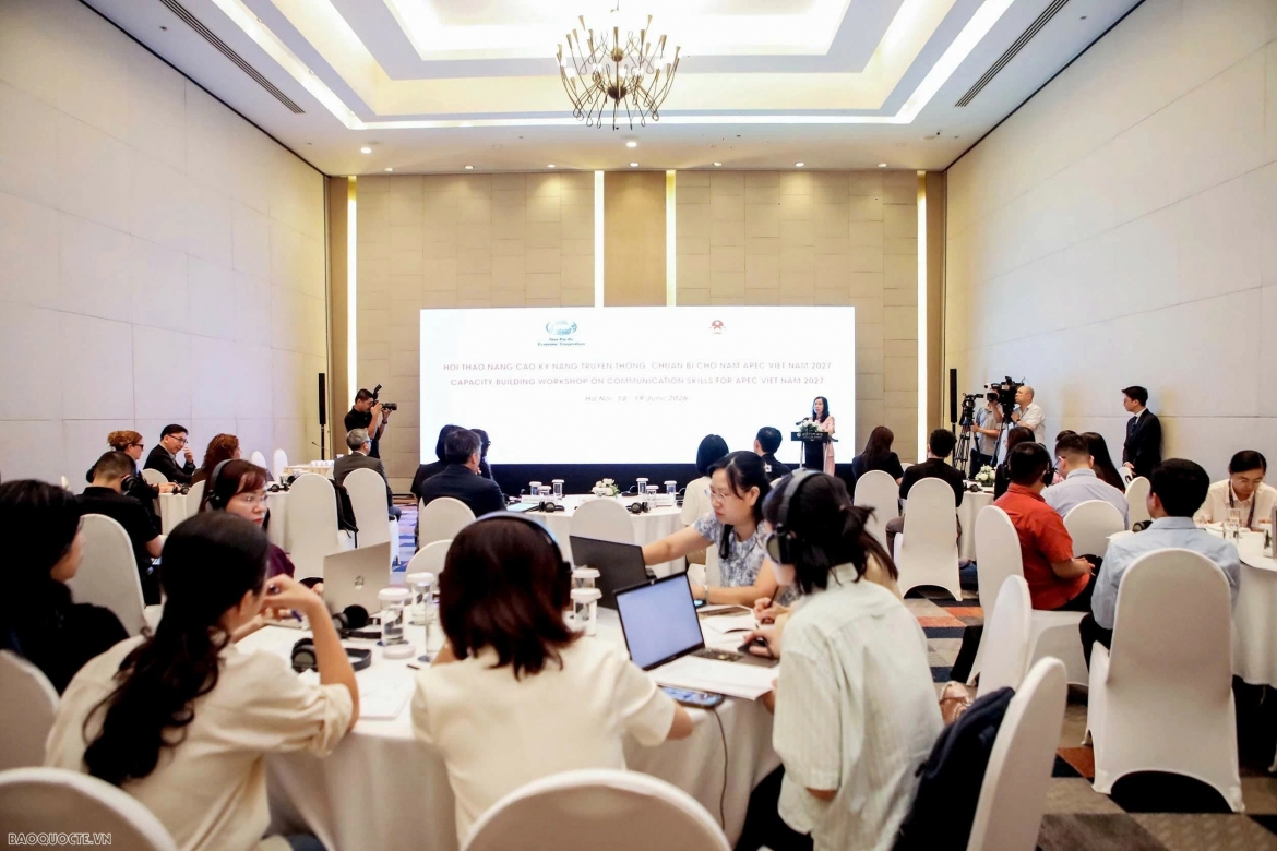 An overview of the workshop on communication skills for APEC Vietnam 2027 in Hanoi on June 18. (Photo: MOFA)
