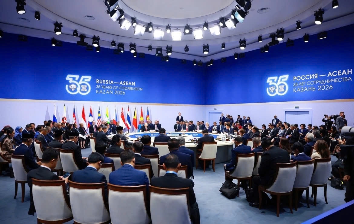 Russian President Vladimir Putin, leaders of ASEAN member states and other senior delegates attend the opening session of the summit in Kazan, Russia, on June 18. (Photo: VGP)