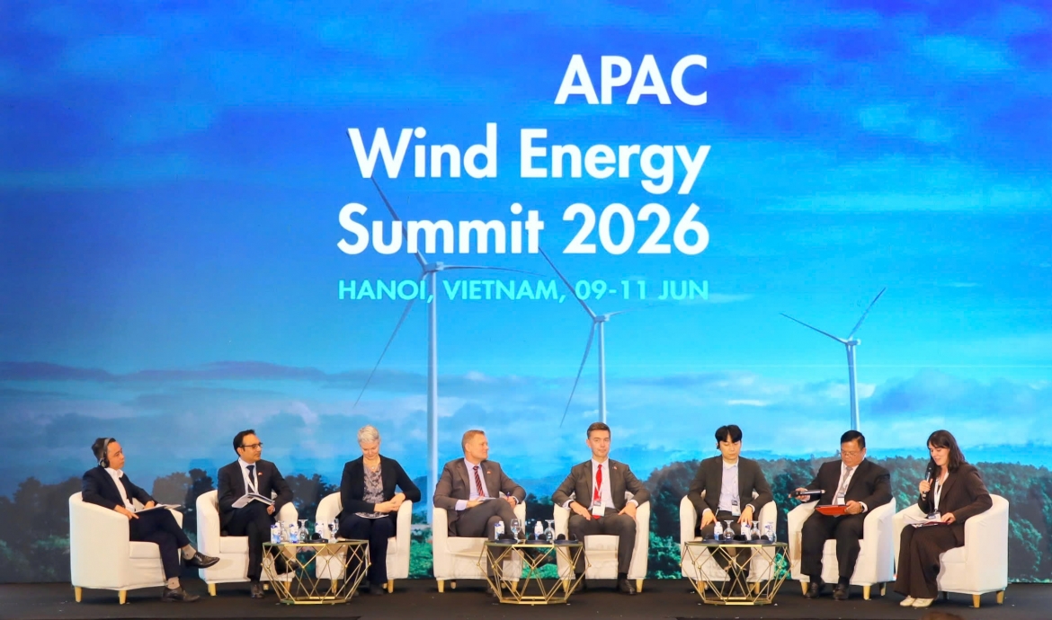 The Norwegian Ambassador (third from left) participates in a high-level panel discussion at the summit