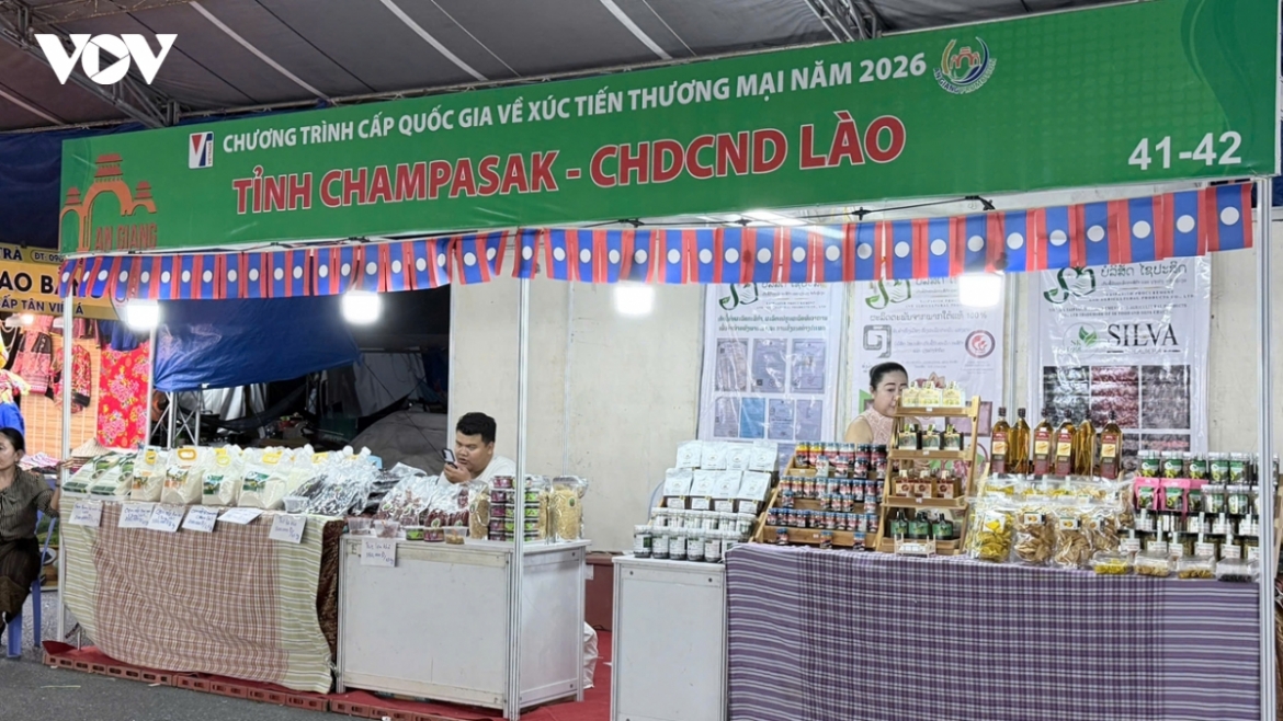 A Lao booth at the fair