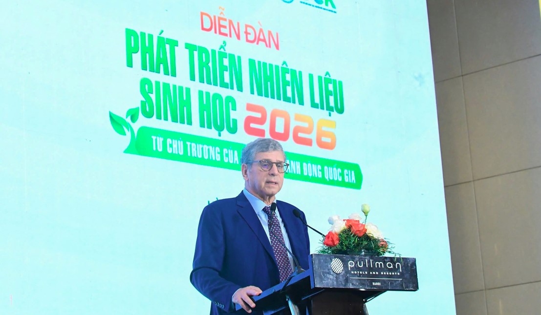 Brazilian Ambassador to Vietnam Marco Faranishared shares his nation's experience in developing bioethanol.