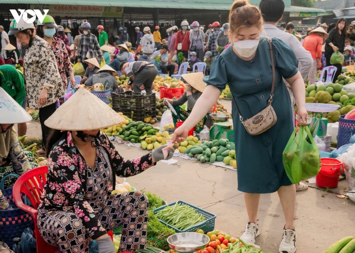 Beyond its agricultural products, the market offers visitors an opportunity to experience the warmth and hospitality of local people.