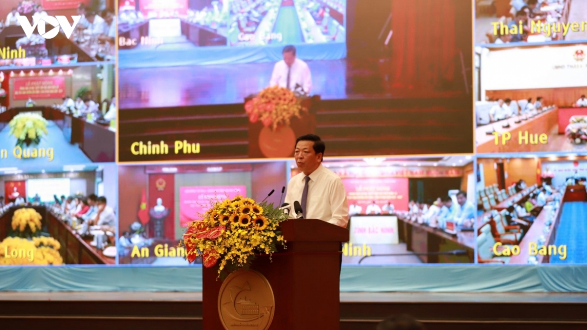 Construction Minister Tran Hong Minh speaks in response to the emulation movement