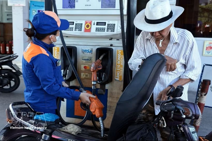 Selling biofuel at a Petrolimex station on the morning of May 24, 2026