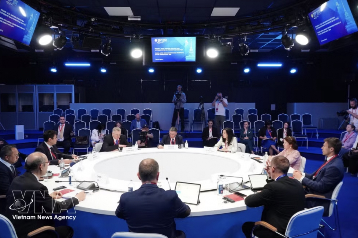 An overview of the panel discussion titled “Russia – APEC: Broad Cooperation Prospects on the Horizon until 2035”.