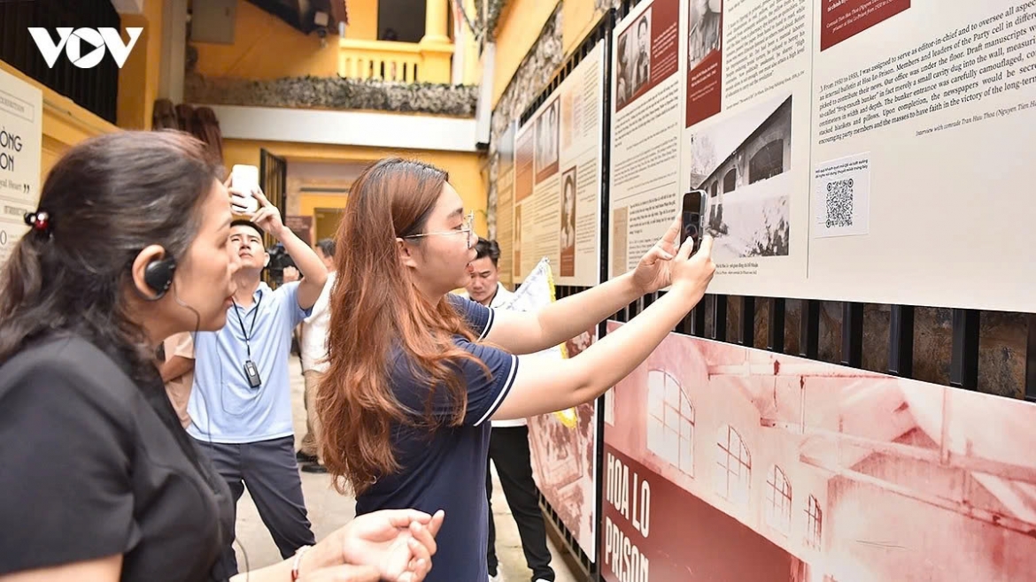According to the management board of the Hoa Lo Prison Relic Site, visitors can scan a QR code to listen to commentary on Spotify and Apple Podcasts.