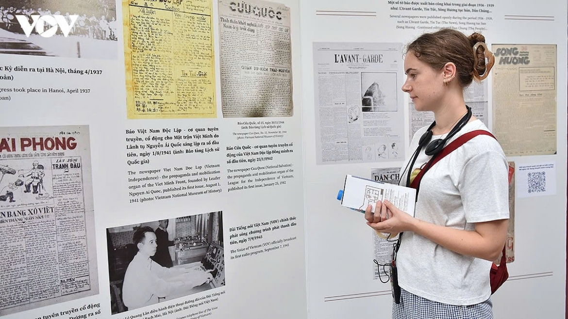Sunny, a tourist from Australia, shares that she impresses with stories about Vietnamese journalism and is eager to discover the country’s history.