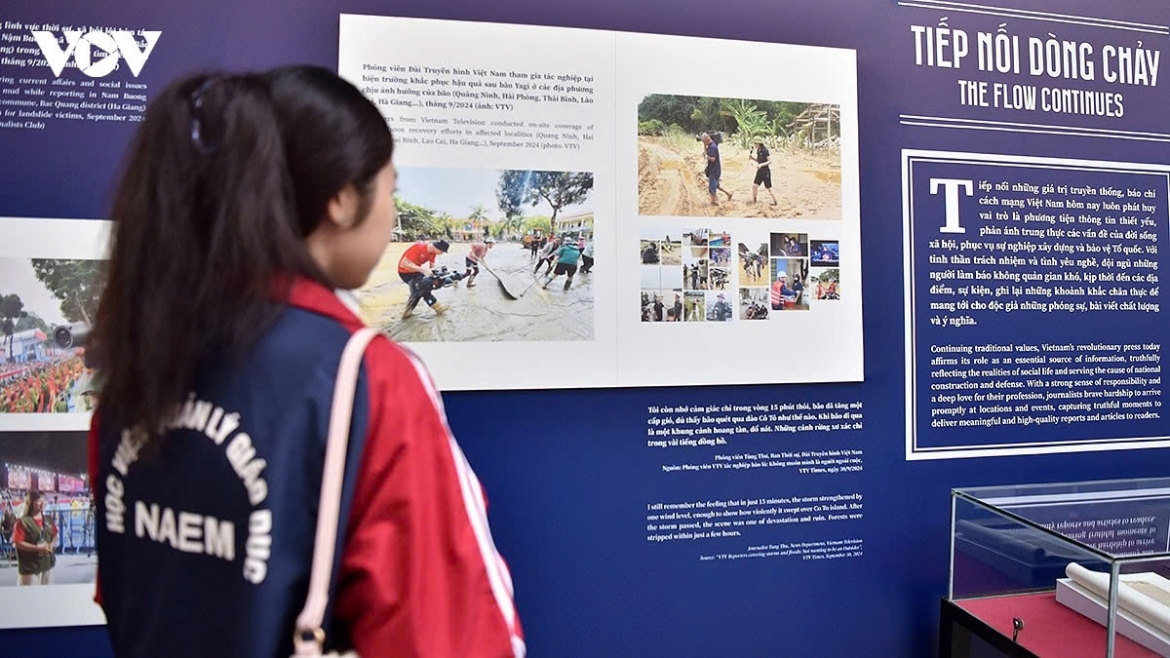 Many documentaries, photos and items related to the first revolutionary newspapers in the past struggles are on display.