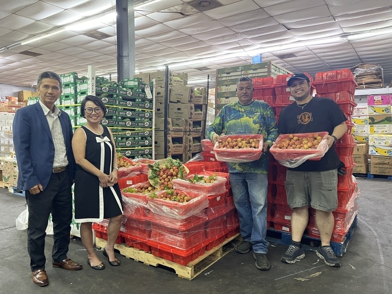 Two initial consignments of fresh Vietnamese lychee are exported to Houston, Texas, United States. (Photo: congthuong.vn)