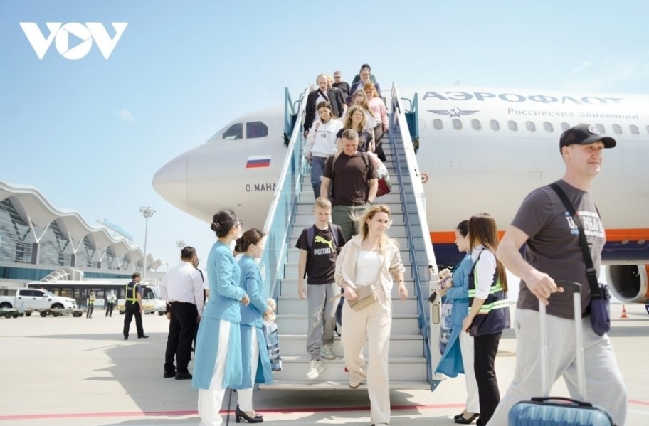 Khanh Hoa tour operators seek support for Russian-speaking staff amid a surge in arrivals from Russia and CIS countries