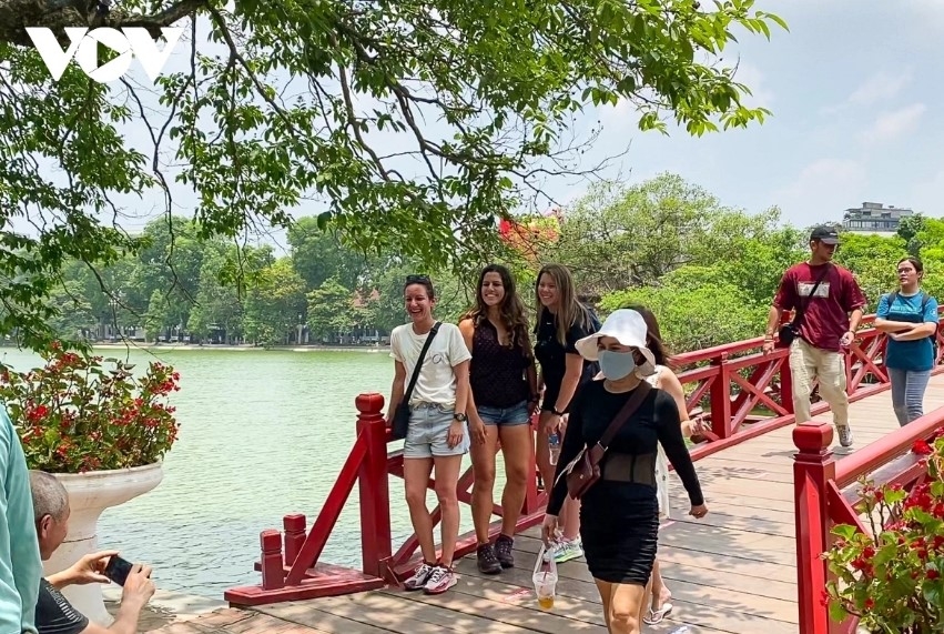 Hanoi attracts more than 18 million visitors in first half of the year 