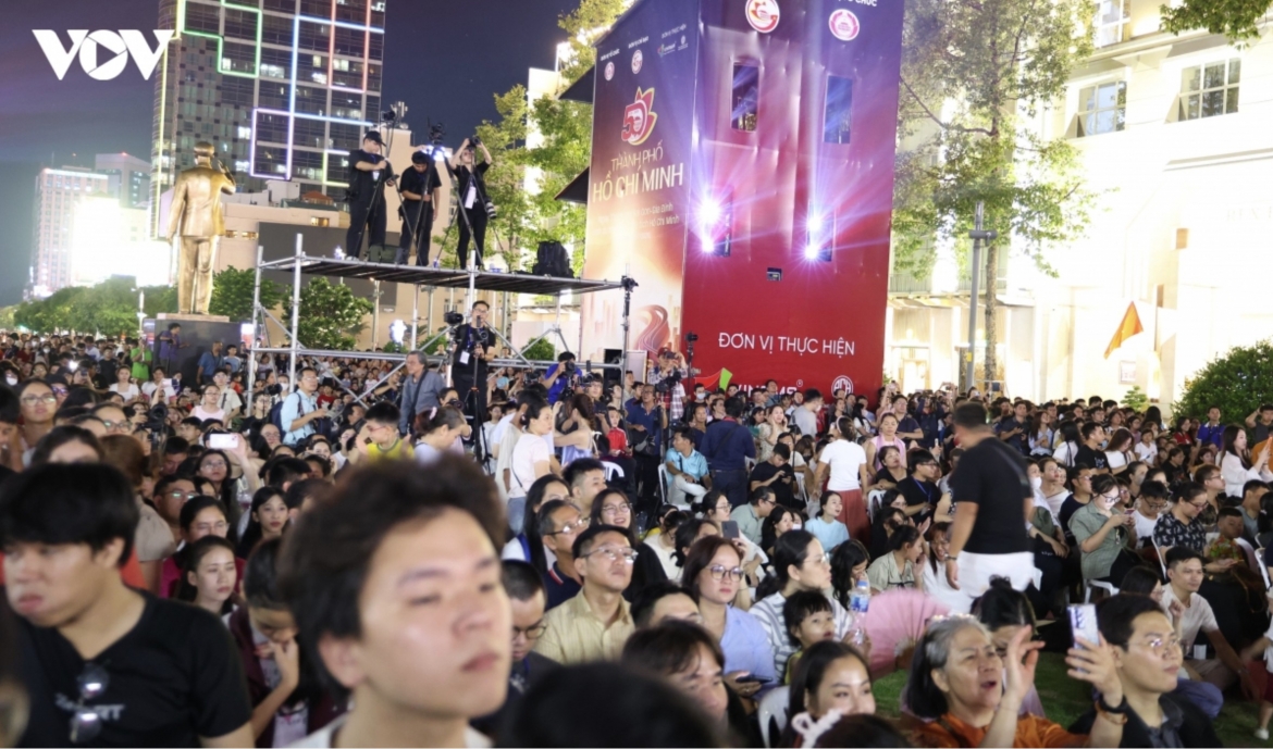 Thousands of residents and visitors enjoy the spectacular 3D mapping light show combined with live music.