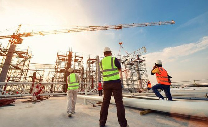 Vietnam's economy expands 8.39% in Q2, lifting first-half GDP growth to 8.18%, driven by industry and construction. (Illustrative image)