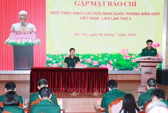 At the press briefing to introduce the third Vietnam – Laos Border Defence Friendship Exchange. (Photo: VNA)