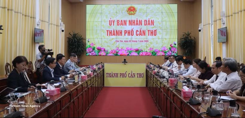 An overview of the meeting between the Can Tho People's Committee and the RoK delegation led by Prof. Kim Hak-min, head of the Ethics Investigation Advisory Committee of the RoK National Assembly.