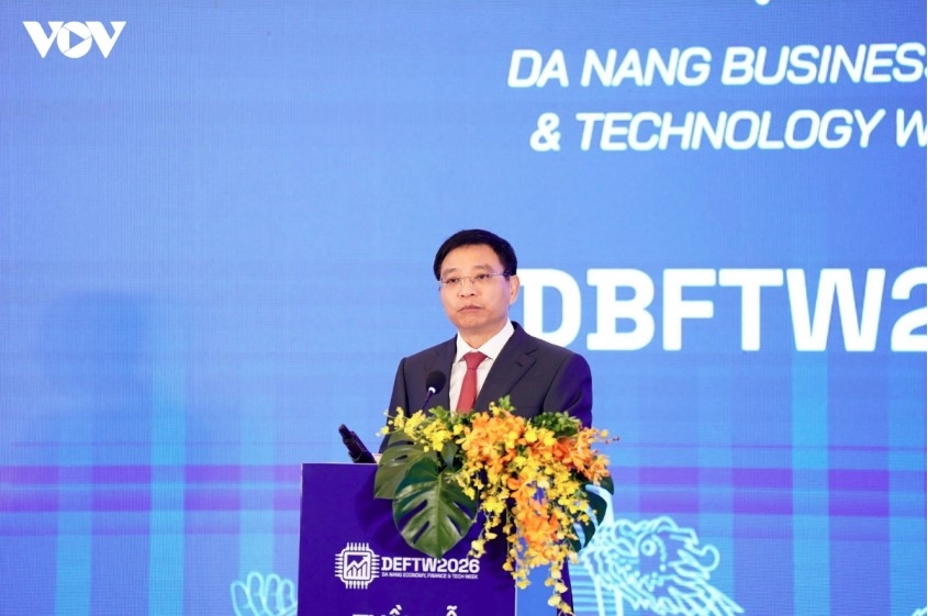 Deputy Prime Minister Nguyen Van Thang speaks at the event