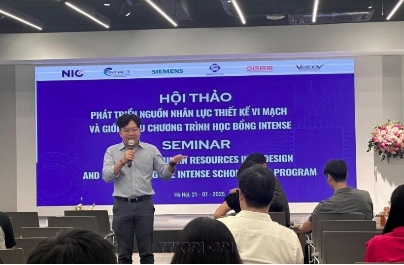 Dr. Vo Duc Thang (Thang Vo) speaks at a seminar on human resource development for integrated circuit (IC) design (Photo: VNA)