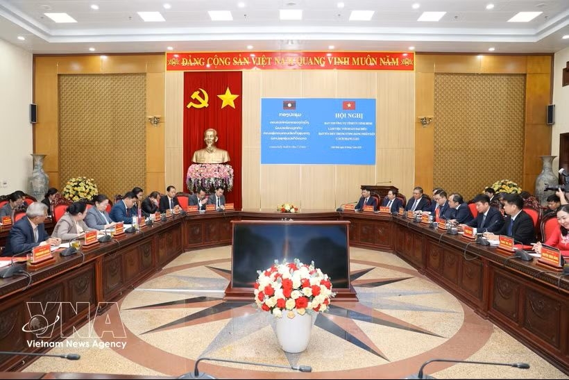 An overview of the working session between the Standing Board of the Ninh Binh provincial Party Committee and Lao delegation led by Sisay Luedethmounsone, Politburo member, Secretary of the Central Committee of the Lao People's Revolutionary Party (LPRP) and head of its Organisation Commission