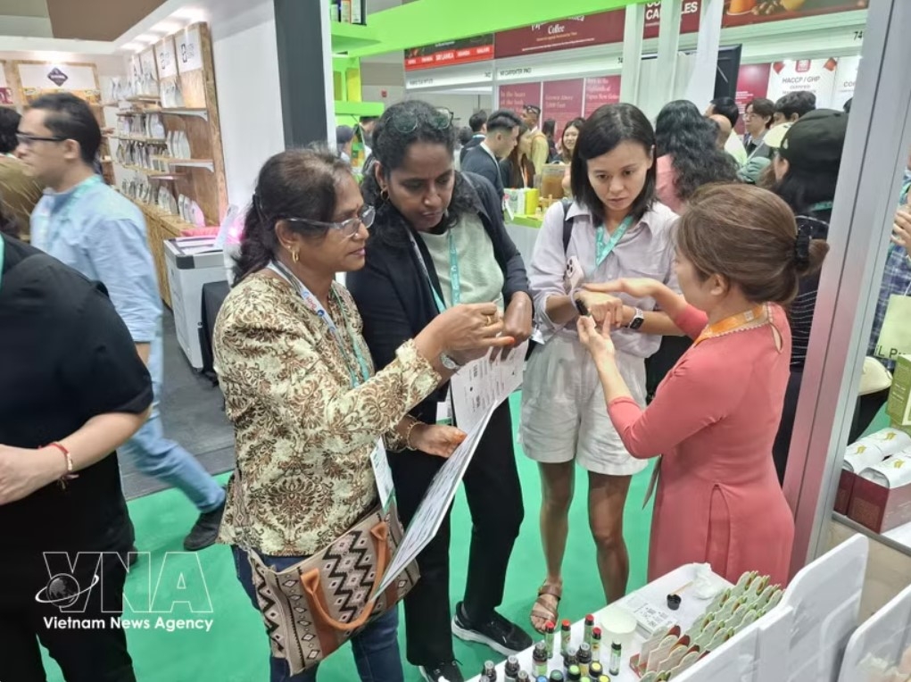 Health and beauty products made from Dak Lak's tropical fruits draw the attention of Malaysian consumers. (Photo: VNA)