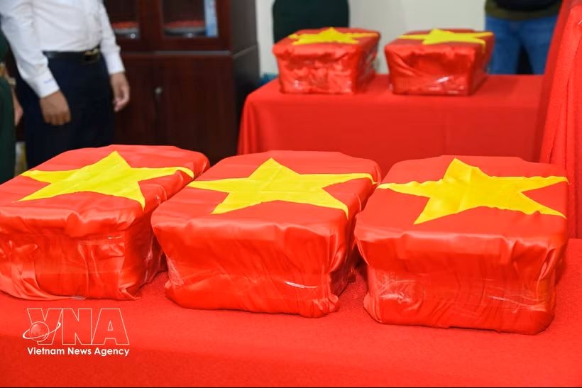 Biological samples collected from unidentified war martyrs' remains in the southern province of Ca Mau.