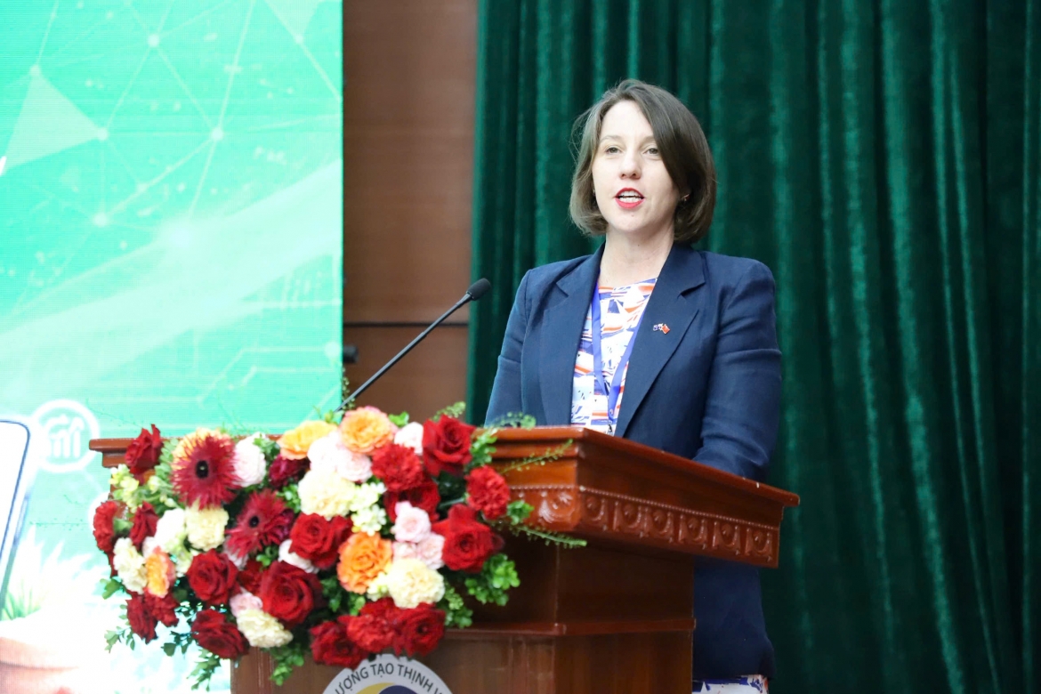 Renée Deschamps, Chargé d’Affaires a.i. of the Australian Embassy in Vietnam, delivers remarks at the workshop