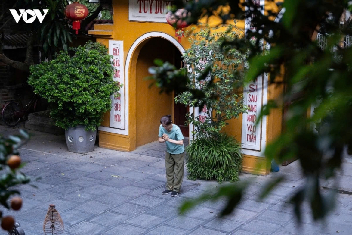 Each toll of the bell is both a prayer and a tribute to those who gave their lives for the nation. It also embodies the Vietnamese tradition of "When drinking water, remember its source", a timeless reminder to honour their legacy by cherishing gratitude, compassion, and a shared responsibility to safeguard and build the country.