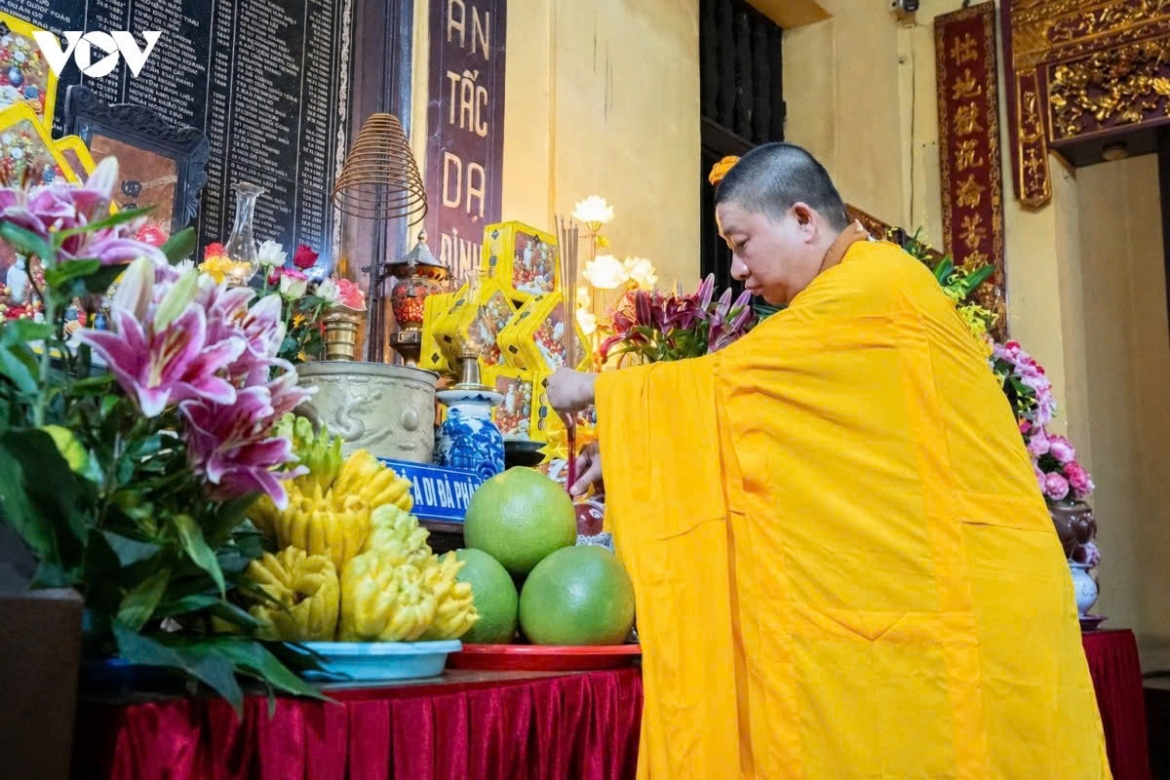 Alongside nationwide requiem ceremonies, the Vietnam Buddhist Sangha has urged monks, nuns, and Buddhist followers to support the national 500-day campaign to accelerate the search for and identification of fallen soldiers' remains, while joining local authorities in memorial services honouring those who sacrificed their lives for the nation.