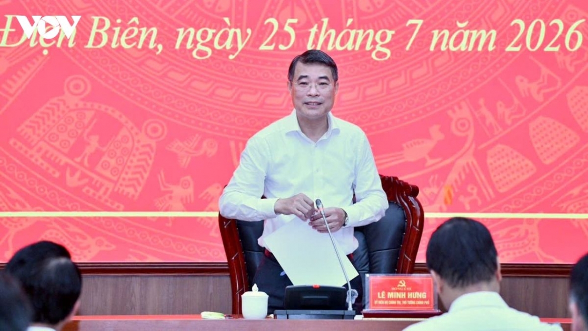Prime Minister Le Minh Hung speaks at a working session with the Standing Board of the Dien Bien Provincial Party Committee on July 25, 2026