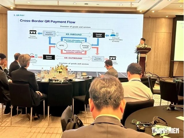 Vietnamese and RoK representatives discuss cooperation opportunities through the international financial centre in Ho Chi Minh City (Photo: thanhnien.vn)