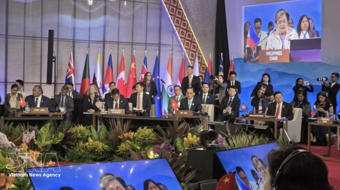 Vietnamese Minister of Foreign Affairs Le Hoai Trung attends the 33rd ASEAN Regional Forum in the Philippines on July 23, 2026. (Photo: VNA)