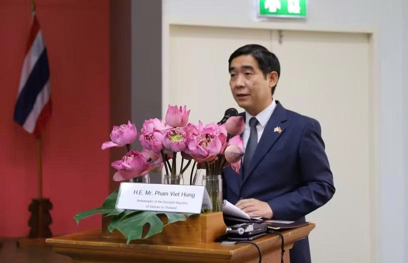 Vietnamese Ambassador to Thailand Pham Viet Hung speaks at the event. (Photo: VNA)