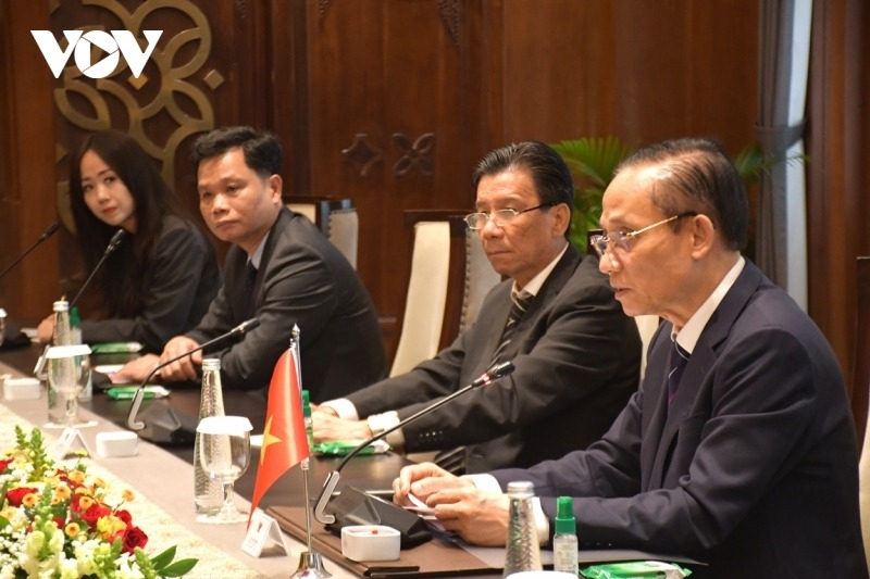 Vietnamese Foreign Minister Le Hoai Trung (first from right) at the sixth meeting of the Vietnam–Indonesia Bilateral Cooperation Committee