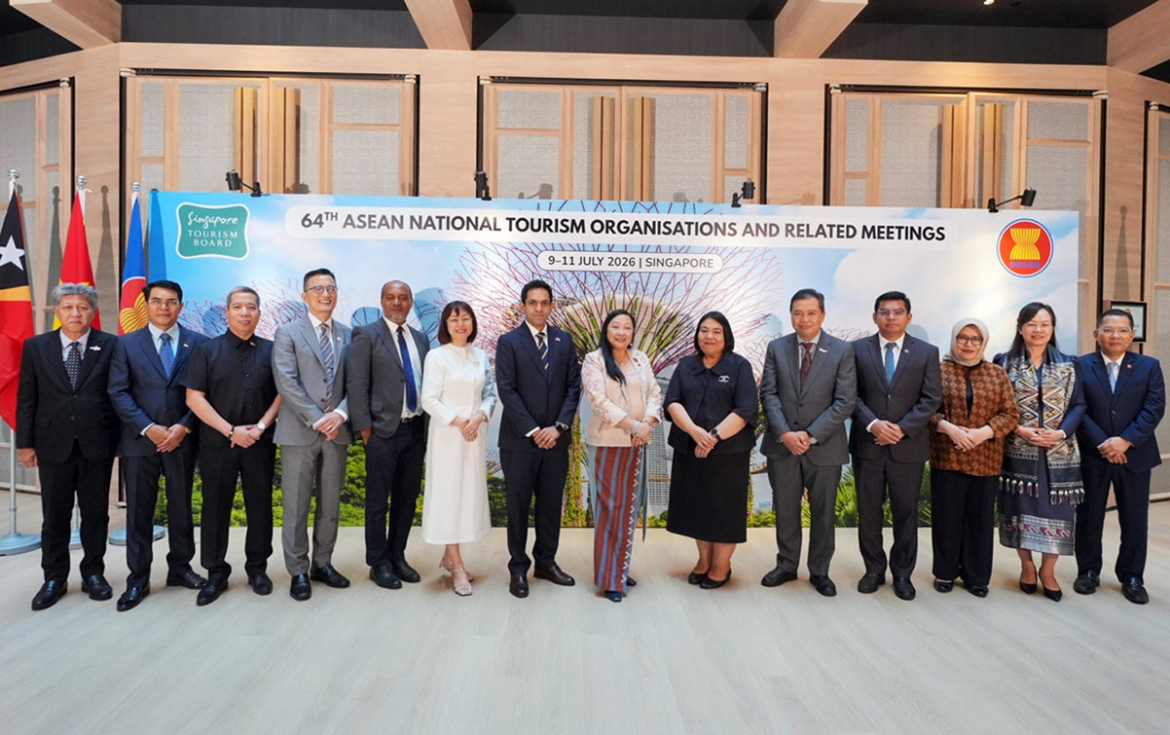 Delegates pose for a group photo at the 35th Meeting of the ASEAN-India Tourism Working Group. (Photo: VNAT)