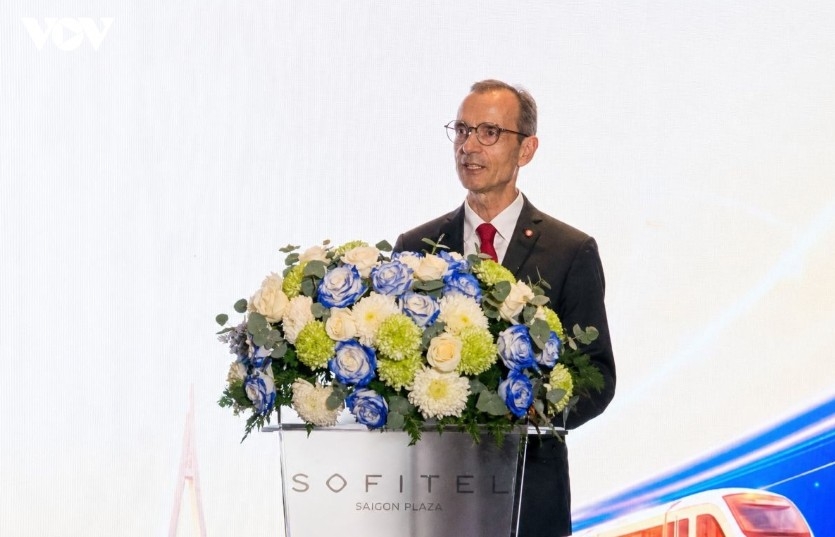 Werner Bardill, Consul General of Switzerland in Ho Chi Minh City and Dean of the Consular Corps, addresses the event.