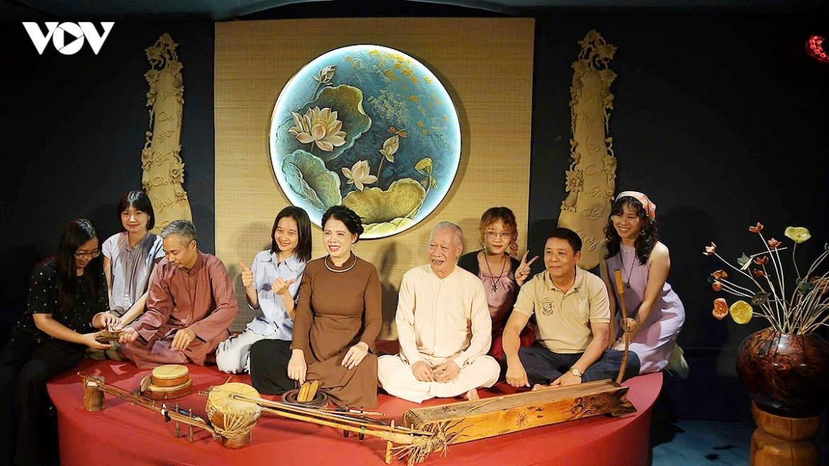 Lively xẩm performances offer the audience, especially young people, an engaging experience with this traditional art form.