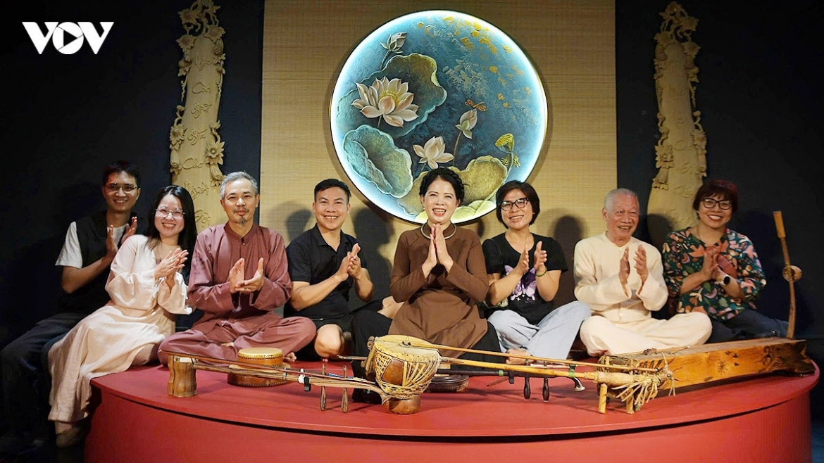 Visitors have the opportunity to experience these sounds firsthand and gain a deeper understanding of the value of melodies that have been part of Vietnamese cultural life for generations.
