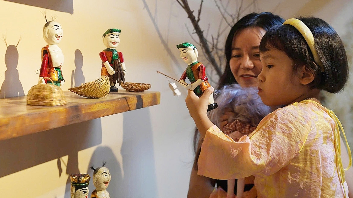 The Cadao Collective space takes visitors on a journey through Thang Long’s culture across three experiential layers - village, street, and home, reflecting distinctive aspects of Hanoi’s lifestyle, art, and cuisine.