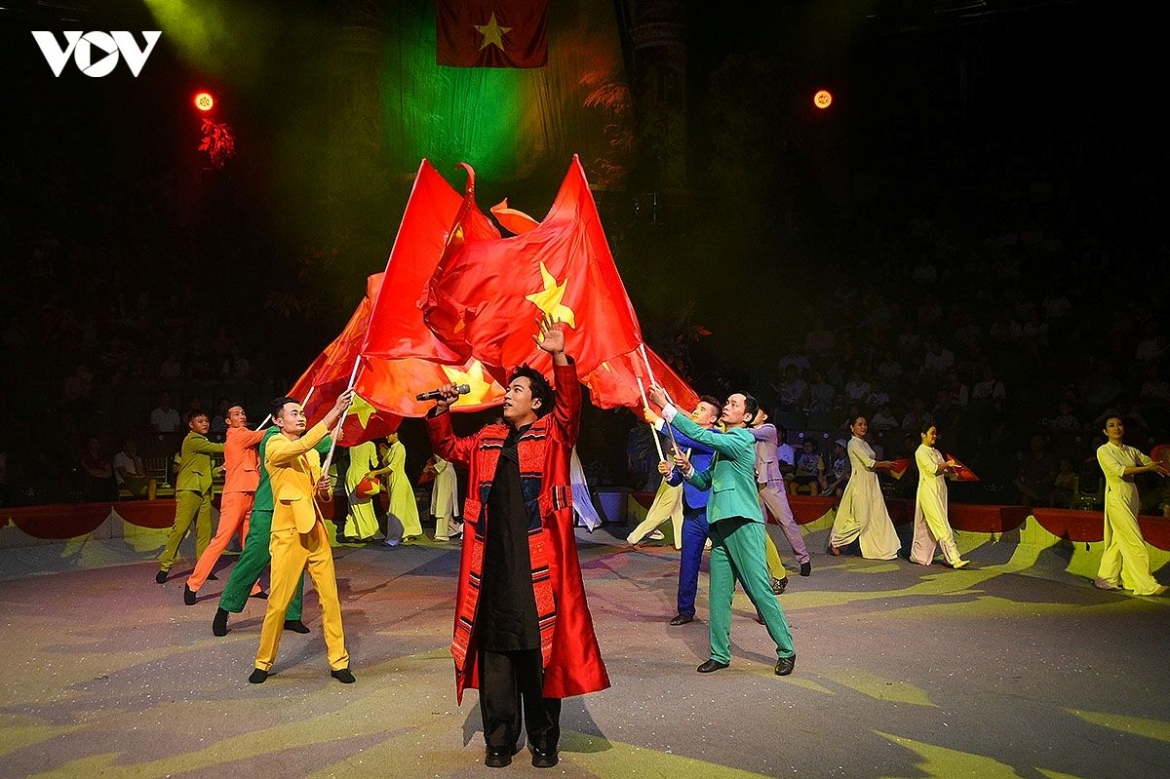The special circus show is a major production marking National Day, offering Hanoi audiences and visitors an elaborate and emotionally engaging artistic experience.