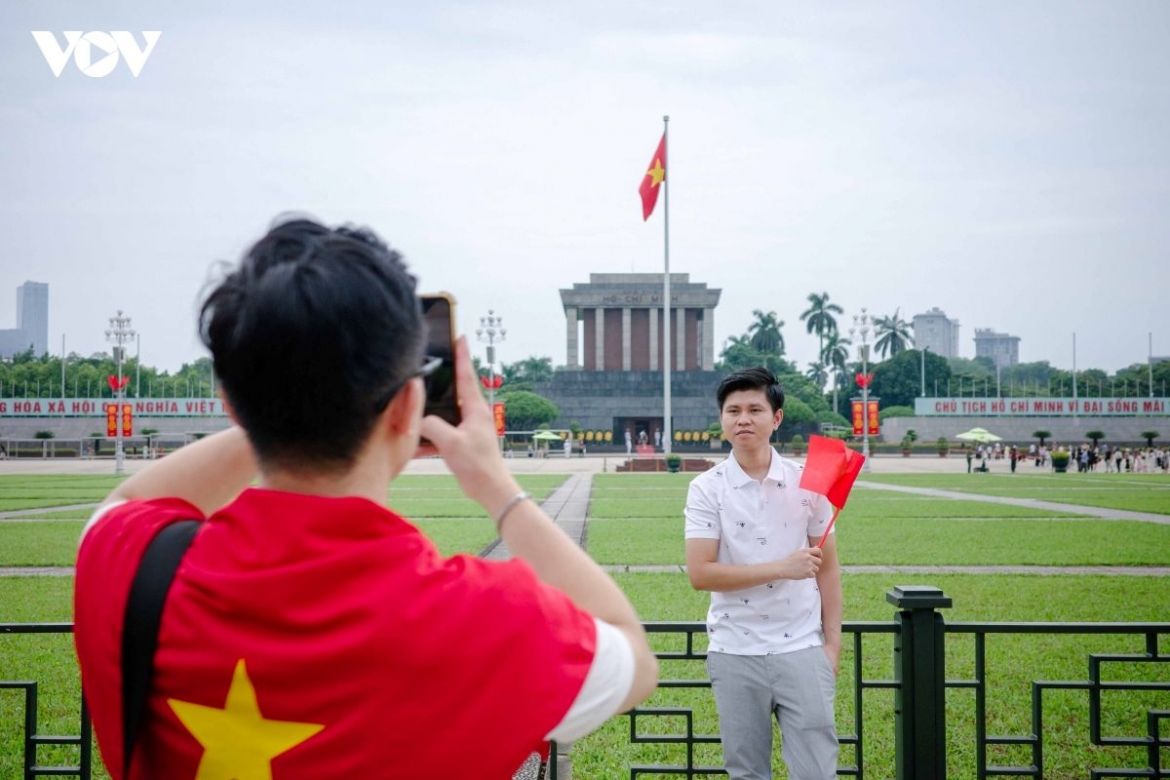 <a href="https://english.vov.vn/en/multimedia/photos/ba-dinh-square-where-historical-memory-inspires-national-pride-post1328707.vov">Ba Dinh Square</a> in Hanoi is awash with red flags as residents and visitors return to the site where President Ho Chi Minh read the Declaration of Independence on September 2, 1945, capturing moments of history, pride and remembrance ahead of National Day.