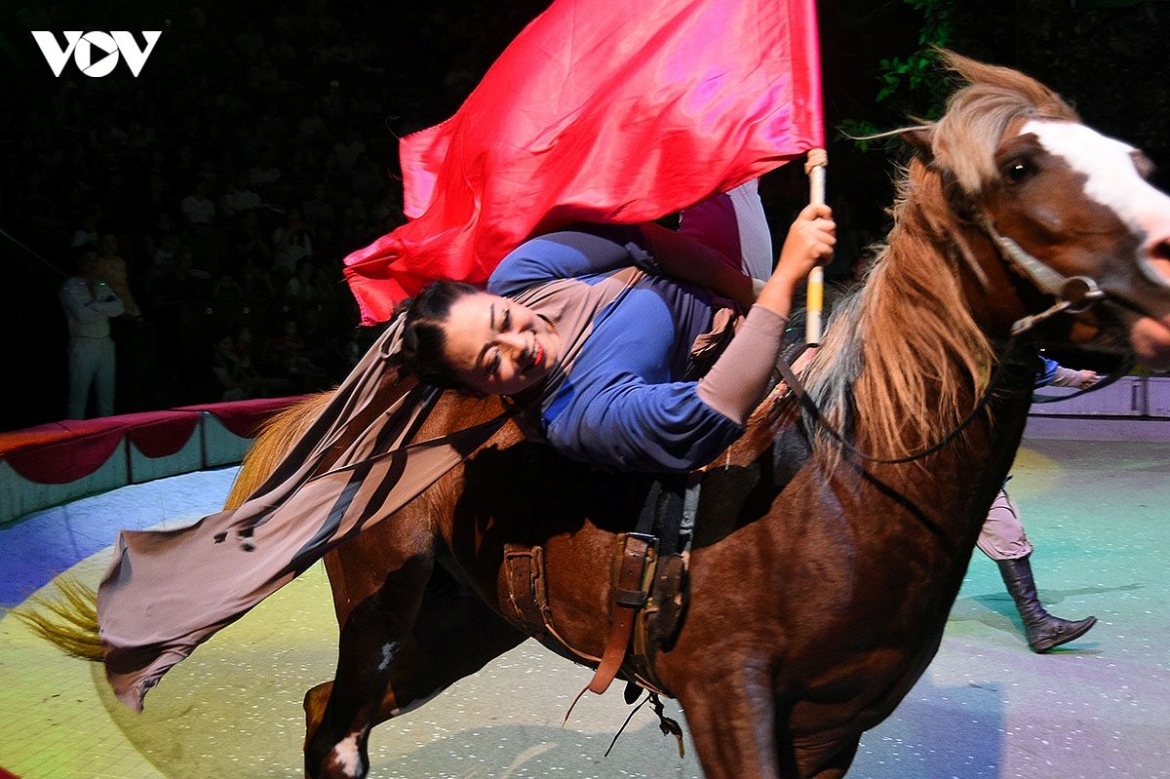 The performances vividly portray the solidarity, resilience and deep love of country that have shaped the Vietnamese people across generations.