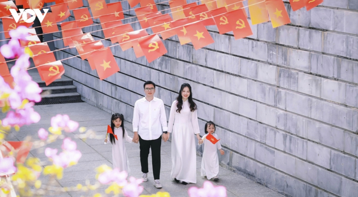 Proud of their history, local residents in Dien Bien join hands to build more prosperous and civilized communities.
