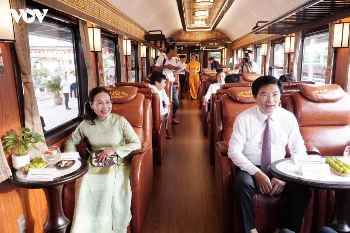 First passengers take Phong Nha - Hue heritage train on August 28, 2026