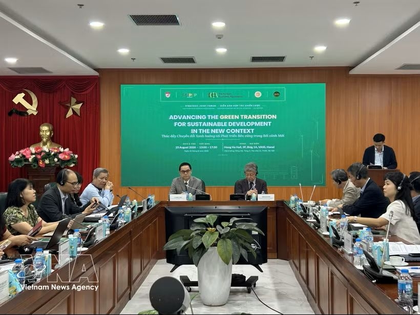 The forum takes place in Hanoi on August 25, 2026.