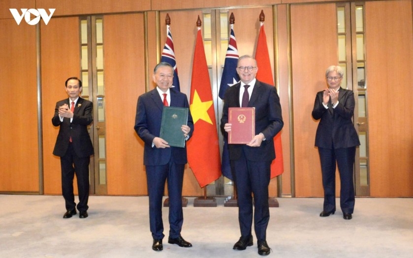 Party General Secretary and State President To Lam and Australian Prime Minister Anthony Albanese