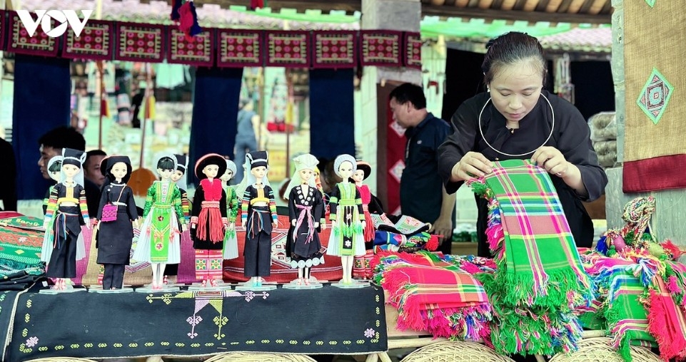 Artisans demonstrate and showcase traditional crafts right at their market stalls.