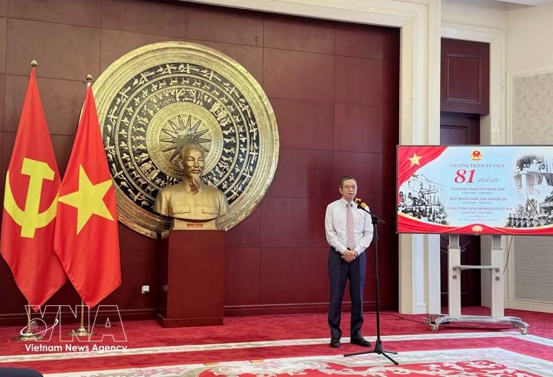 Vietnamese Ambassador to China Pham Thanh Binh speaks at the event. (Photo: VNA)