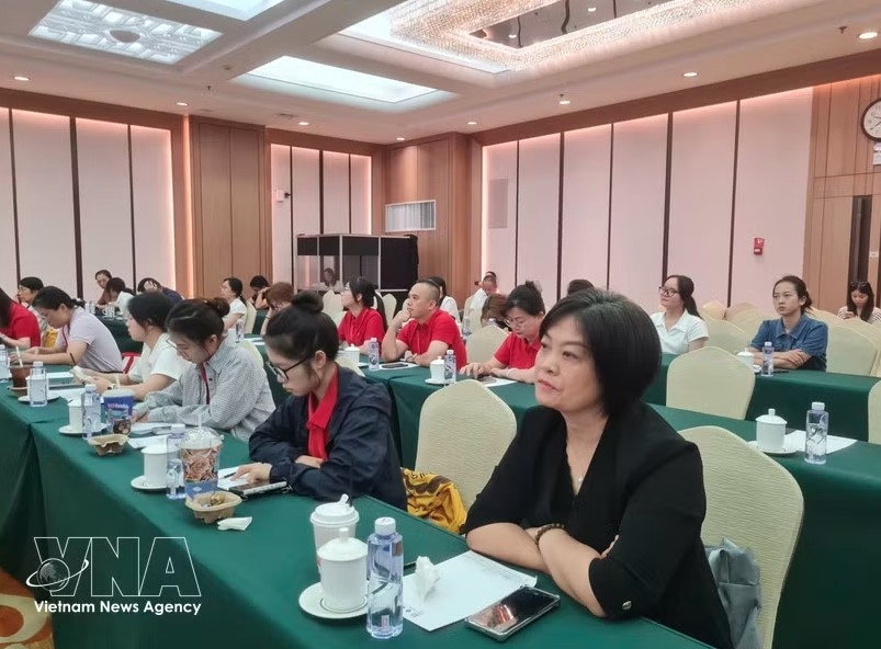 Vietnamese youth delegates learn about President Ho Chi Minh’s revolutionary activities in China (Photo: VNA)