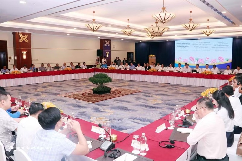 At the working session between Ho Chi Minh City leaders and young officials of the three parties of Vietnam, Laos and Cambodia. (Photo: VNA)