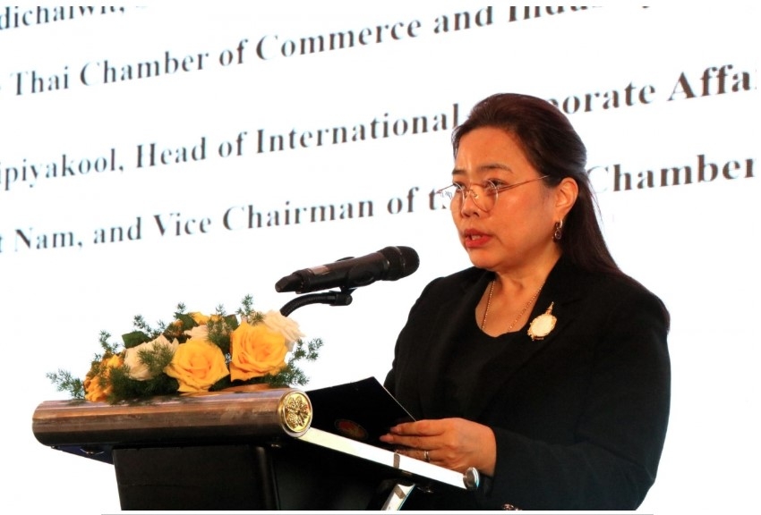 Thai Consul General in Ho Chi Minh City Wiraka Moodhitaporn delivers her speech at the workshop.
(Photo: Da Nang Portal)